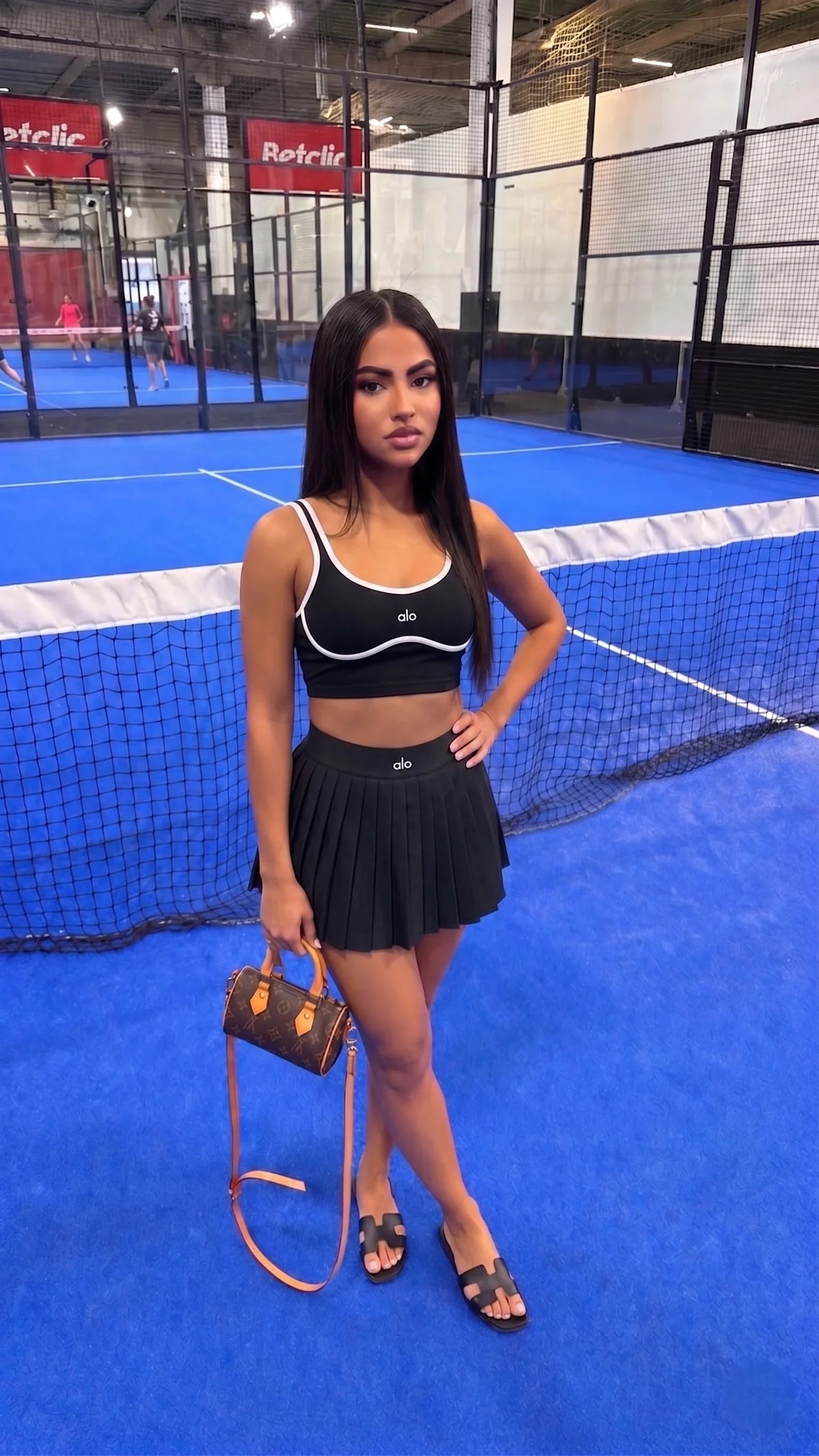 Ensemble brassière et jupe Alo Yoga Airlift